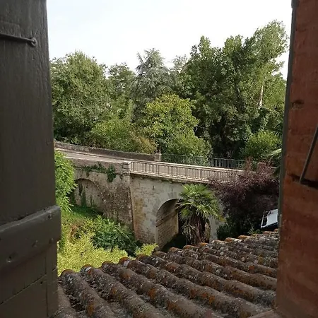 Les Coulisses Du Chateau Bed & Breakfast 3*