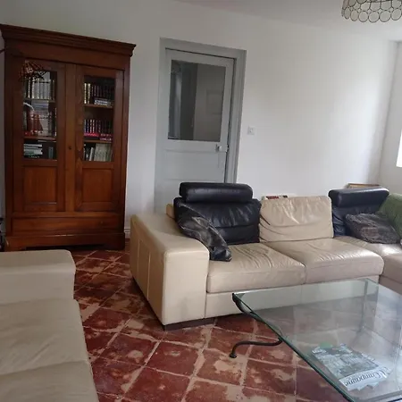 Les Coulisses Du Chateau Oda ve Kahvaltı Nègrepelisse