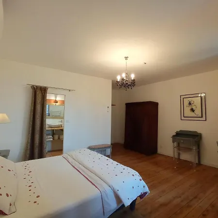 Les Coulisses Du Chateau 3*