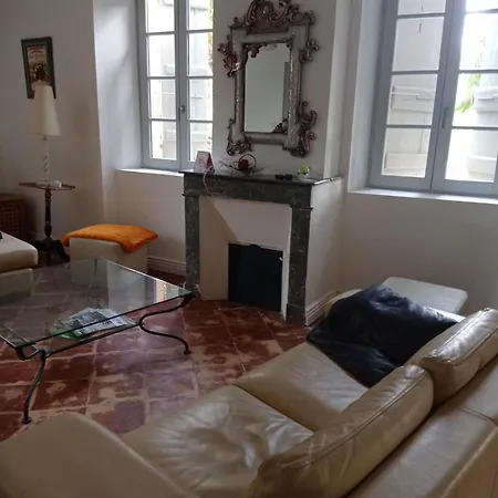 Les Coulisses Du Chateau